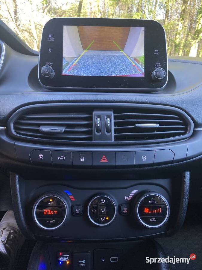 Fiat Tipo w najbogatszej wersji z LPG salon