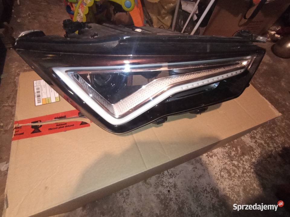 Seat Cupra Ateca Reflektor prawy osobowe Mińsk Mazowiecki