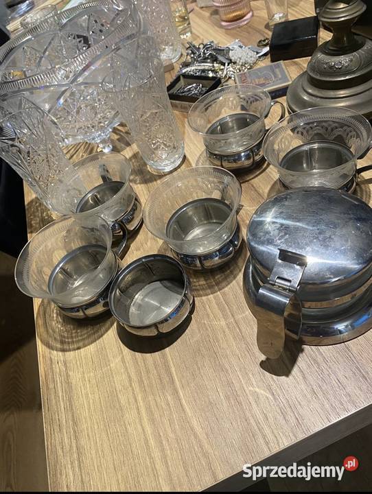 Szklane naczynia z metalowymi uchwytami Będzin