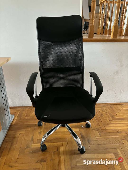 Czarne krzesło biurowe Kraków