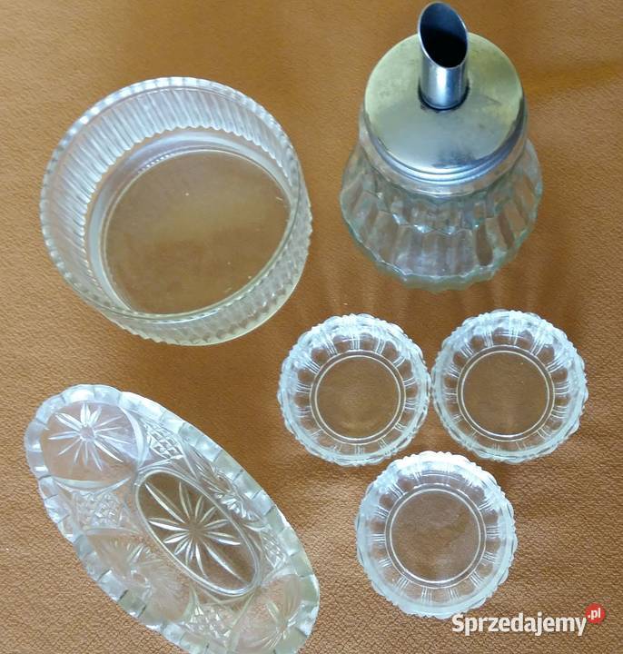 Cukiernica szklana z żeberkowym szlifemGruszka Akcesoria kuchenne Akcesoria kuchenne