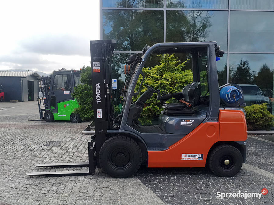 Wózek widłowy Toyota 028FGF25 25 t LPG triplex Toyota Kęty