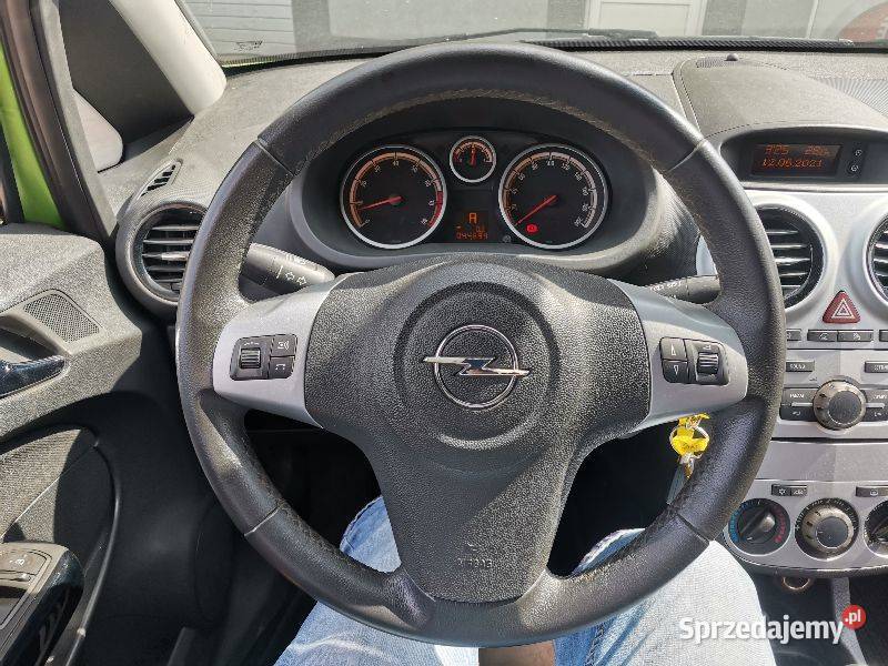 Opel Corsa D automat niski przebieg z Niemiec półautomatyczna Tarnów