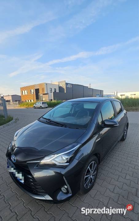 Zadbana Toyota Yaris Hybrid 100 Premium Mędłów