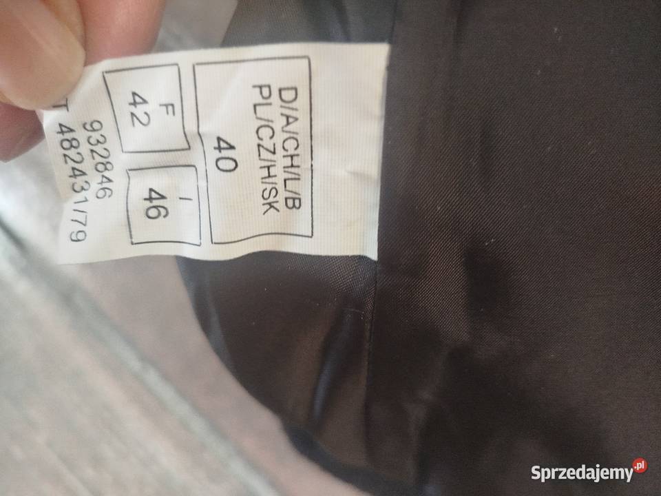 Kostium w kolorze brązowym Orsay