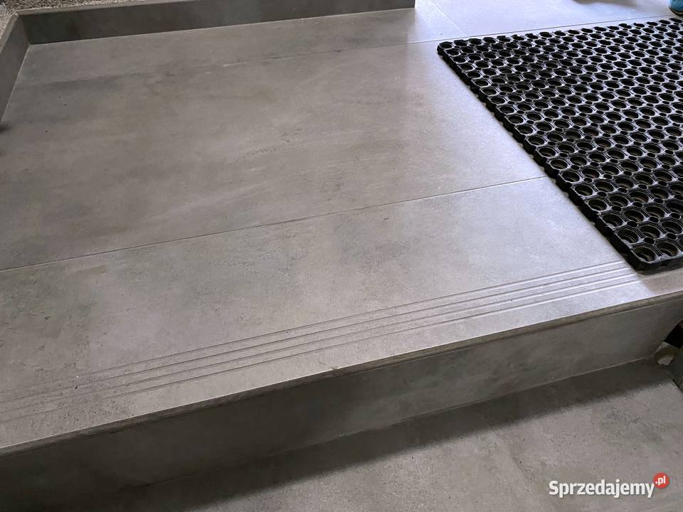 Płytki betonopodobne na schody stopnice 120x30 Podłogi i schody Łask
