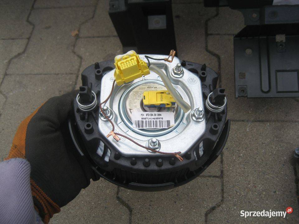 vw touran 0309r deska rozdzielcza konsola Rakoniewice