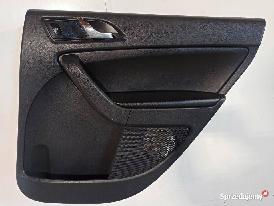 BOCZEK TAPICERKA PRAWY DRZWI SKODA YETI