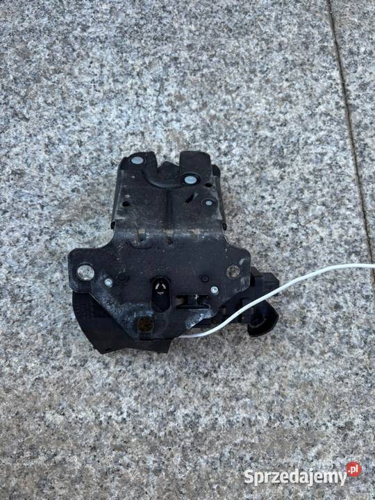 Zamek klapy bagażnika Audi a4b7 A6C6 A3 8P Świątniki Górne sprzedam