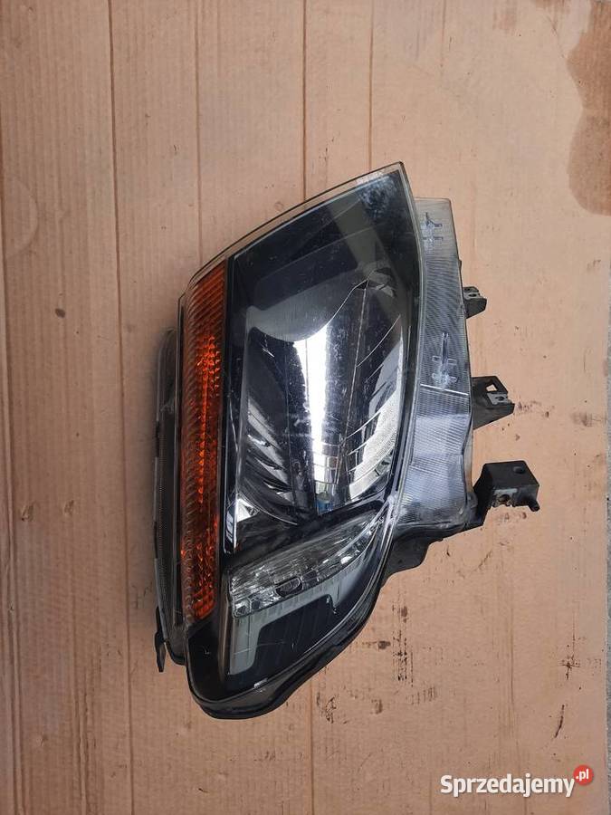Lampa przód prawa FORD RANGER osobowe Staszów