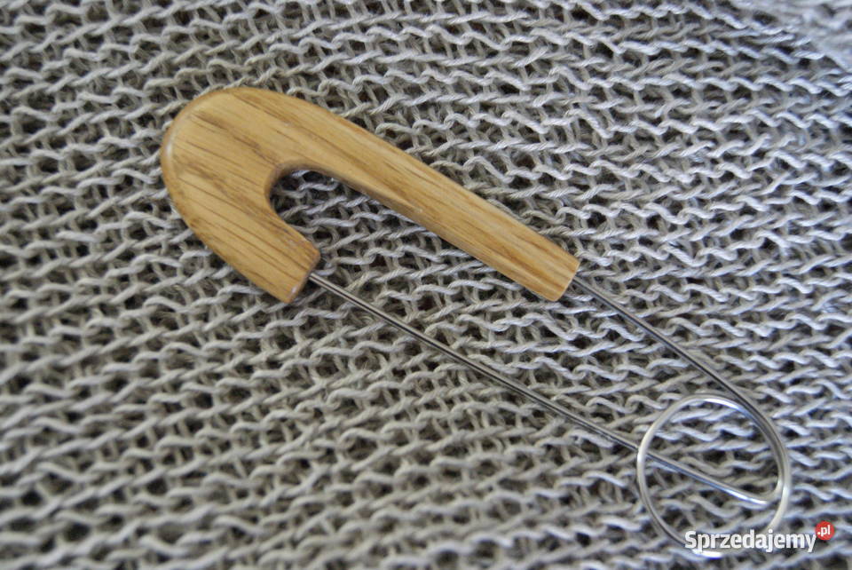 Dębowa nowoczesna brosza agrafka drewno Łódź