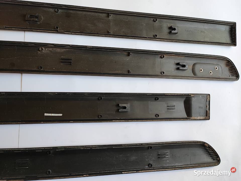 Suzuki Wagon R plus nie Agila listwa drzwi Lipno