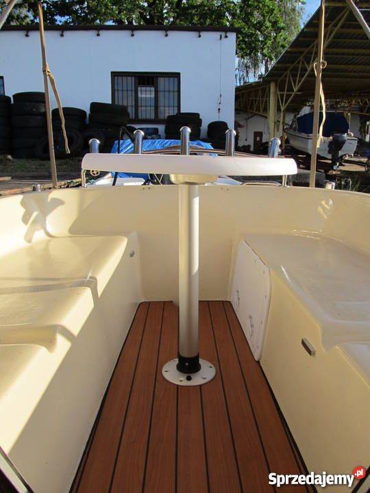 Łódź KORMORAN SUPER WYPOSAŻENIE Iława