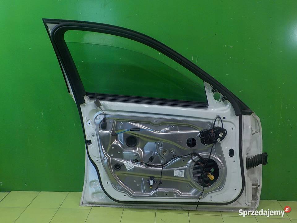 MERCEDES E W212 22 CDI 11r KOMBI 5D drzwi lewe Suków