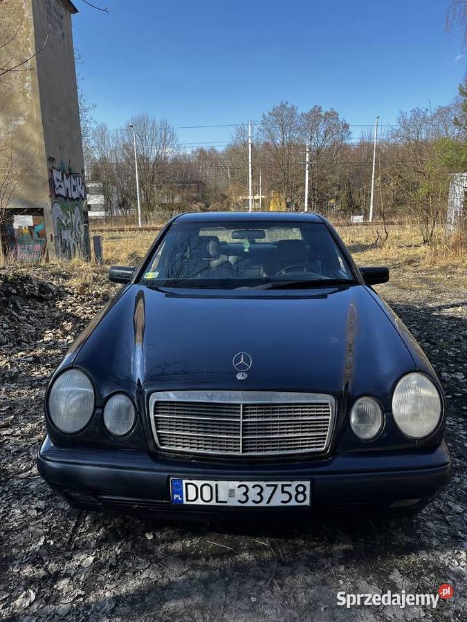Mercedes E210 nieuszkodzony