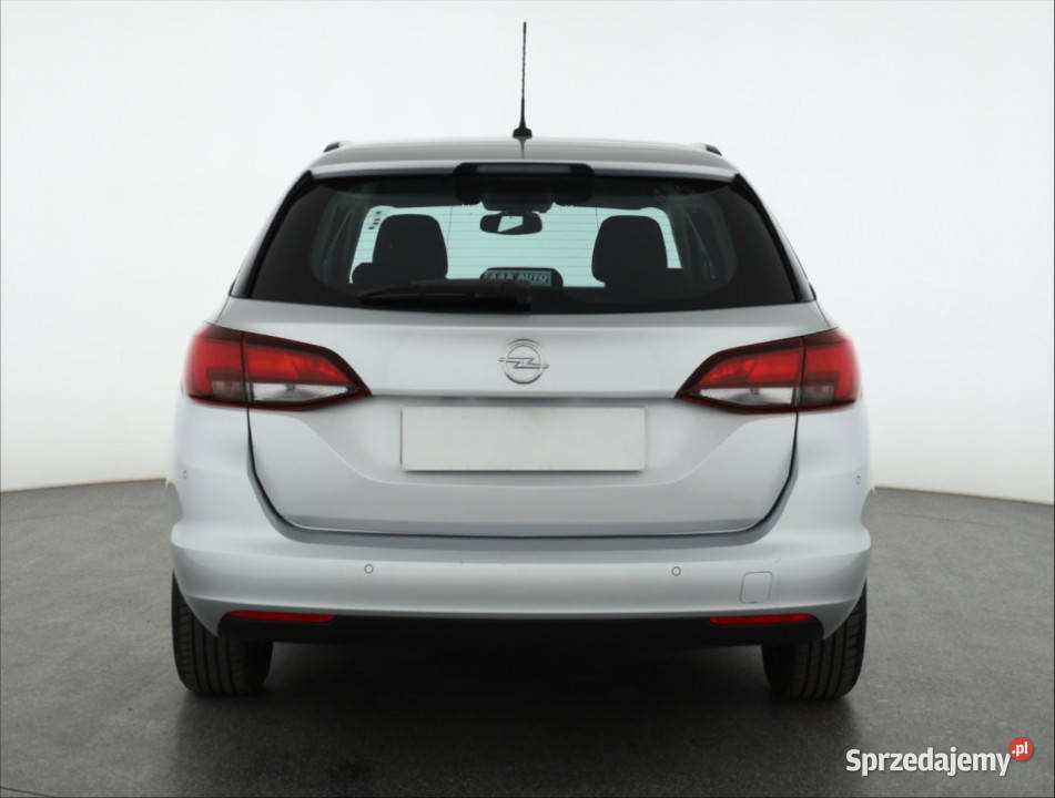 Opel Astra 16 CDTI światła do jazdy dziennej