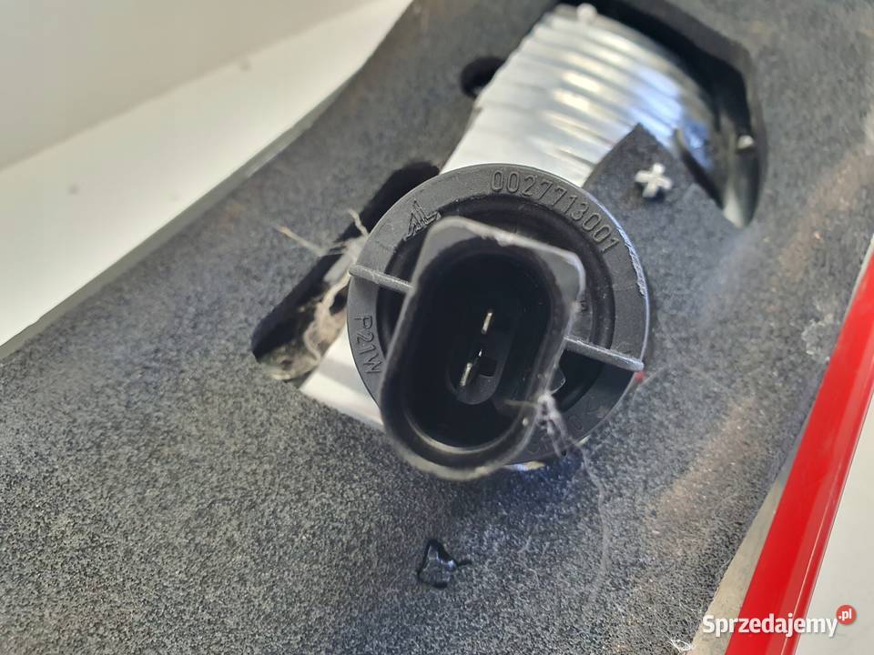 LAMPA PRAWA Volvo C30 0612r TYLNA prawy tył Lampy tylne Oświetlenie Rudka