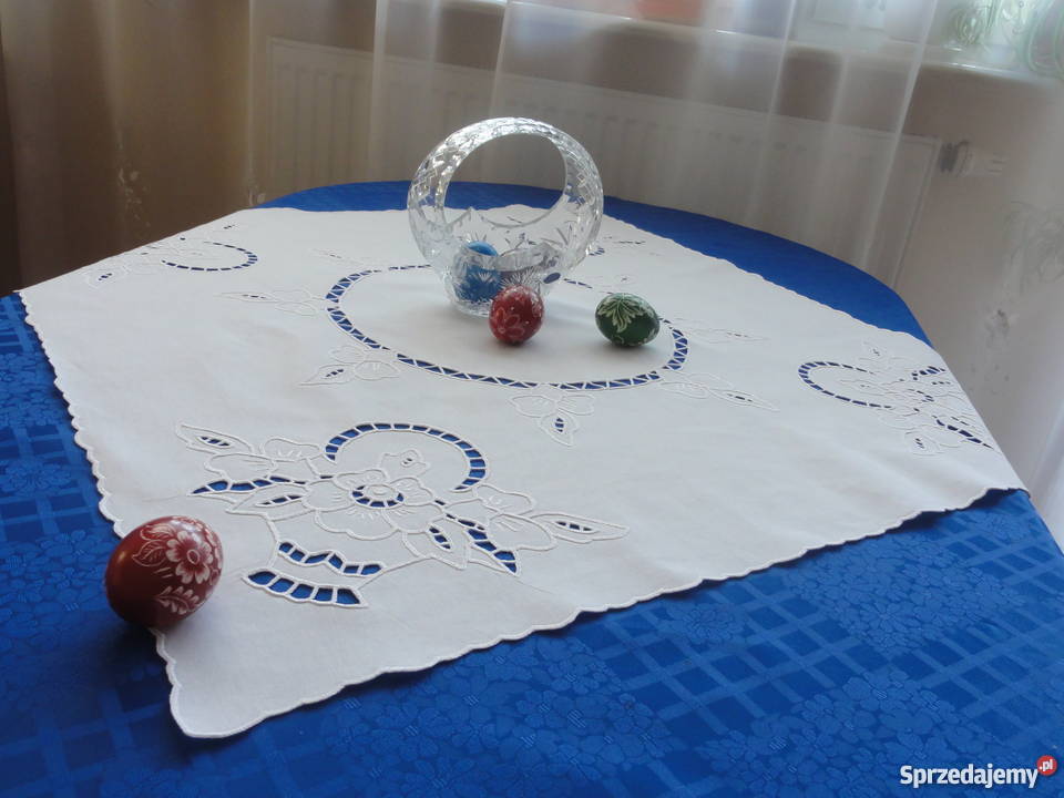 Serweta bieżnik biały wyszywany ręcznie haftem Lublin