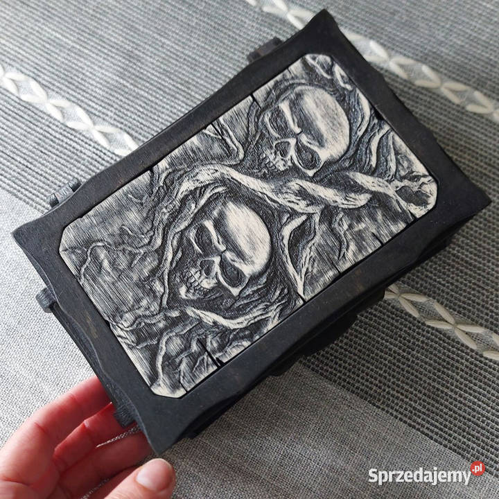 Gotycka Szkatułka z Czaszkami Tworkowa sprzedam