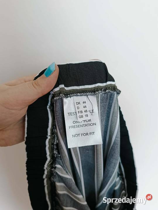 Choise Czarne spodnie w białe i oliwkowe paski r Długie Gdynia