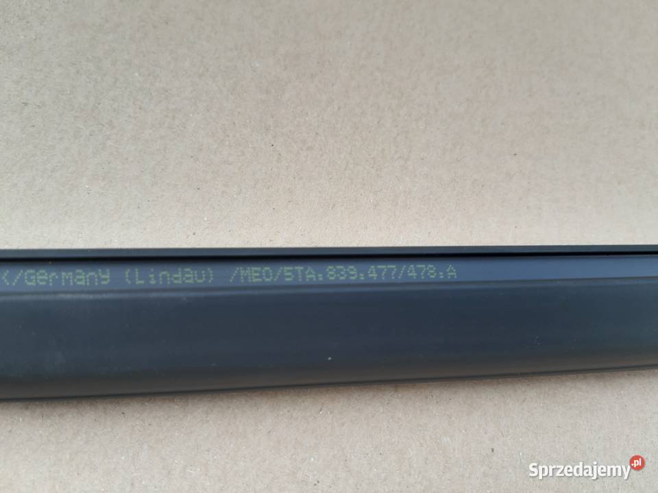 VW TOURAN 15 LISTWA ZGARNIAJĄCA DRZWI PRAWY TYŁ lubuskie Trzciel