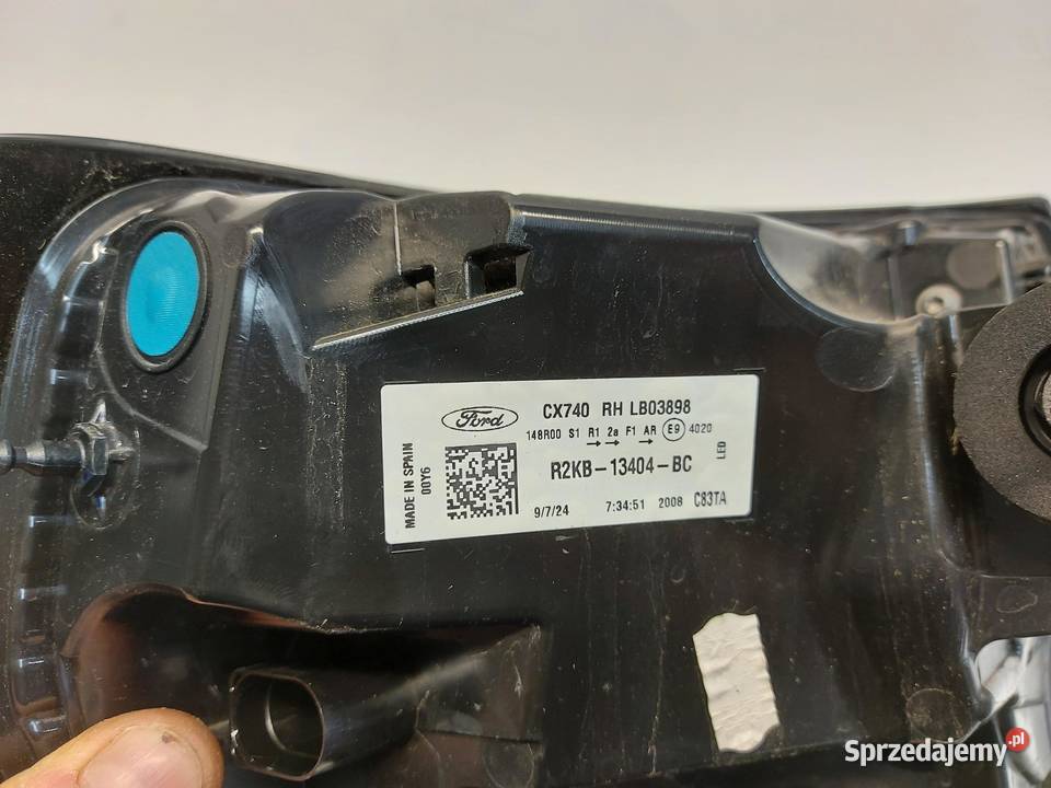 Ford Explorer VII R2KB LAMPA PRAWY TYŁ