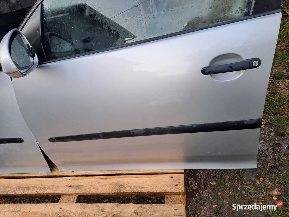 Volkswagen Golf V HB 5D maska drzwi klapa