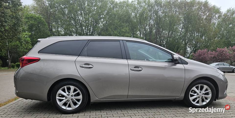 TOYOTA AURIS TOURING łódzkie Zelów