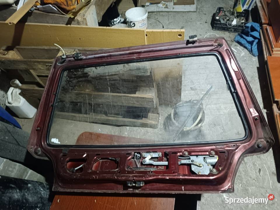 Klapa bagażnika Golf II szare parapety Serock