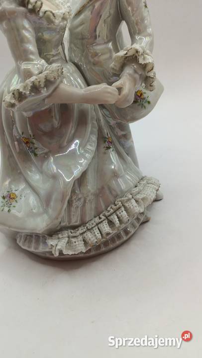 Figurka tańcząca para w stylu ludwikowskim Porcelana i szkło