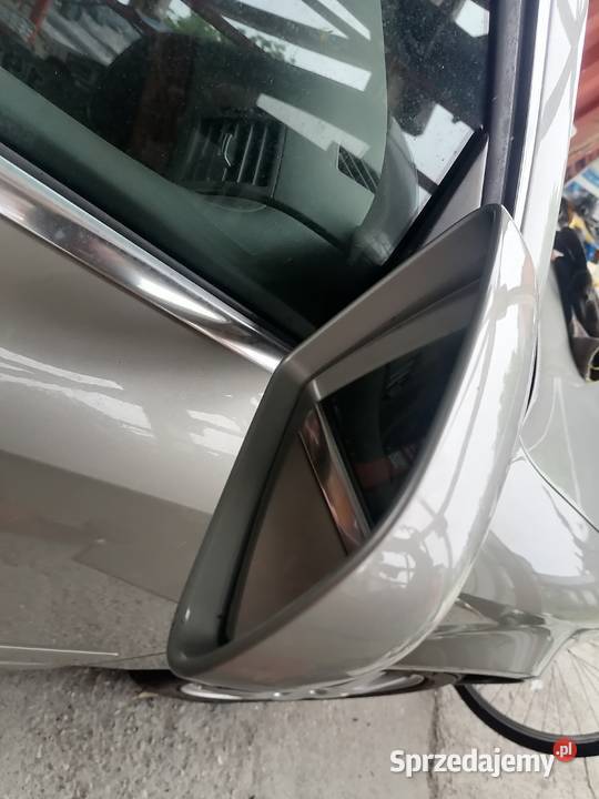 LY1X Audi A4 B6 LUSTERKO Prawe Szczerbice