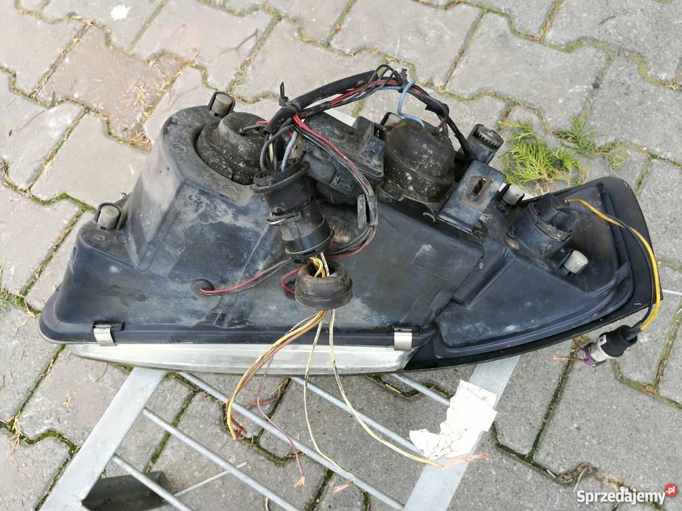Lampa PrzedniaP VW Passat B5 9700r Ringi Sonar Prawe Części Zendek