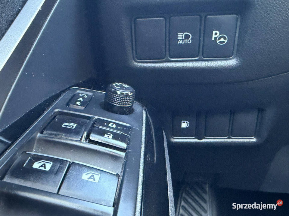 Toyota CHR 18 selection skóra full LED hybryda m 109000km