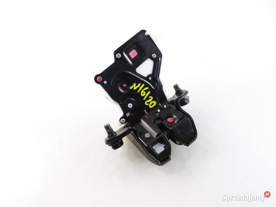 ZAMEK KLAPY INFINITI Q30