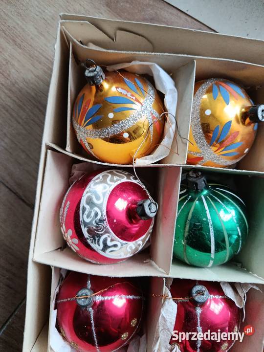 Bombki z PRLróżne szklane w kartonie stare