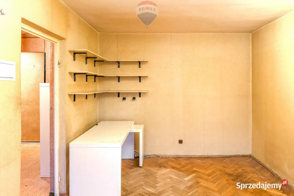 Kawalerka z balkonem i widokiem Bałuty 30 m piwnica