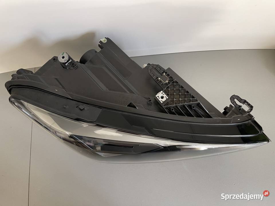 CUPRA FORMENTOR LIFT PRAWA LAMPA FULL LED osobowe Lampy przednie wielkopolskie Ostroróg