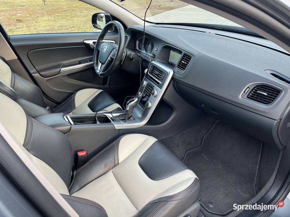 Volvo S60 CC T5 AWD Summum Salon Polska Rok produkcji 2016 małopolskie Łuczyce