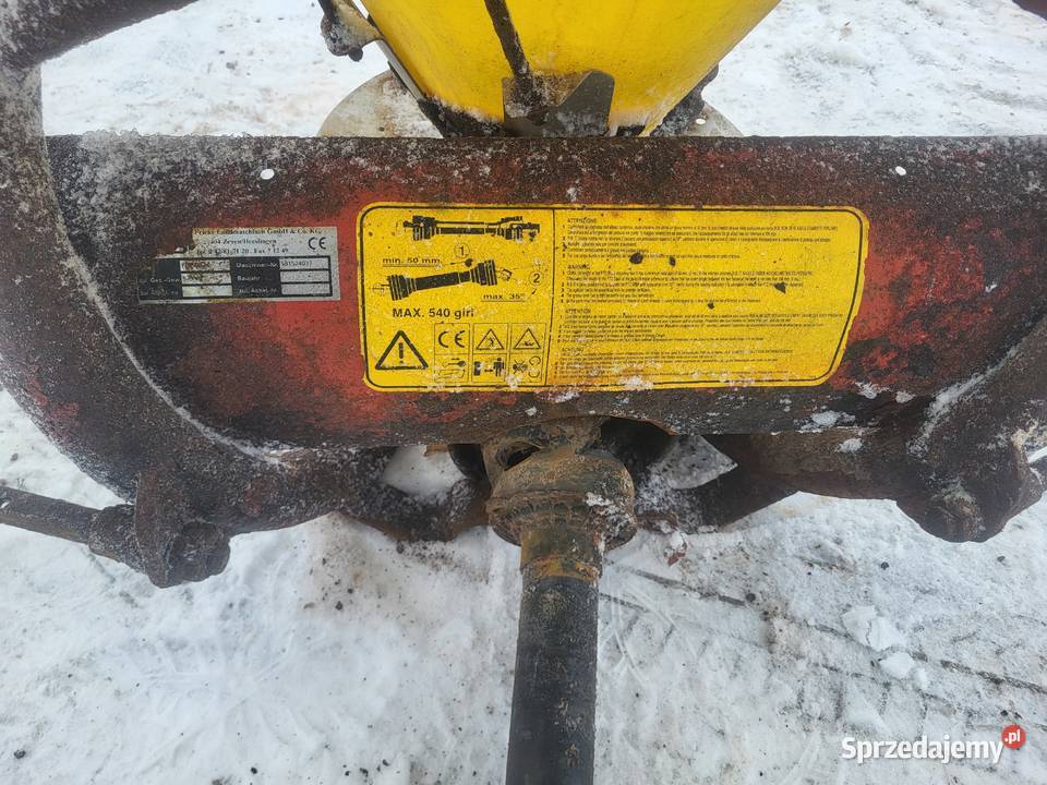 Rozsiewacz do nawozu Lejek w oryginalnym stanie Wąbrzeźno