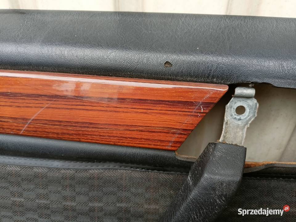 Mercedes W124 boczki drzwiowe czarne tylne prawy Wyposażenie wnętrza