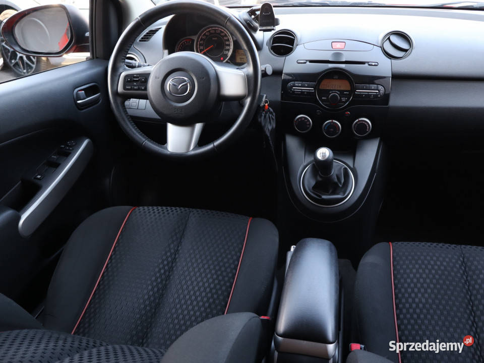 Mazda 2 13 i Rok produkcji 2011 Bielany Wrocławskie