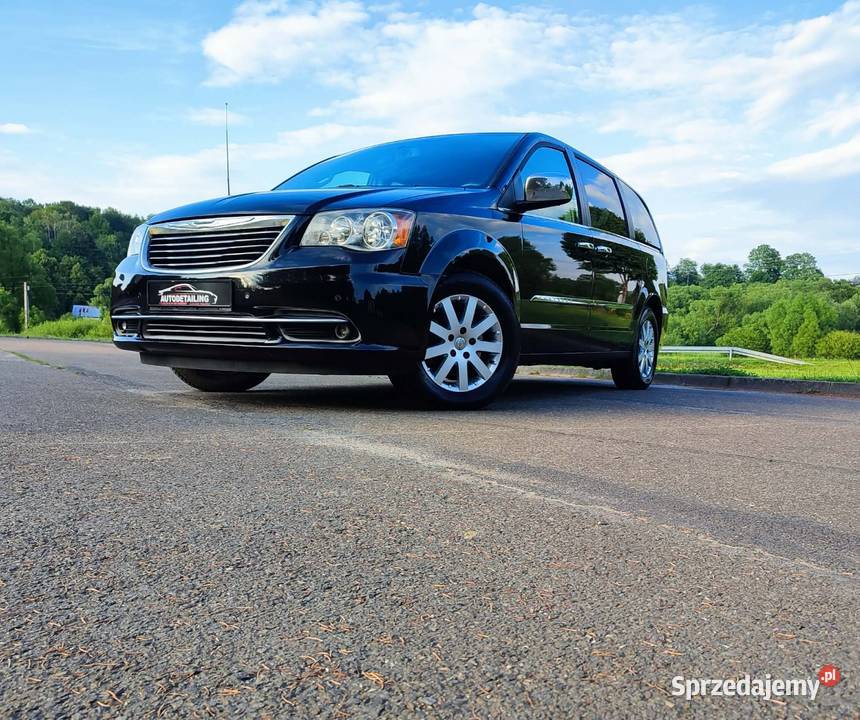 Ładny nie zgnity Chrysler Town Country 36v6 czarny podkarpackie
