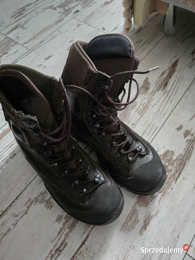 Sprzedam mundury wojskowe Marki sprzedam