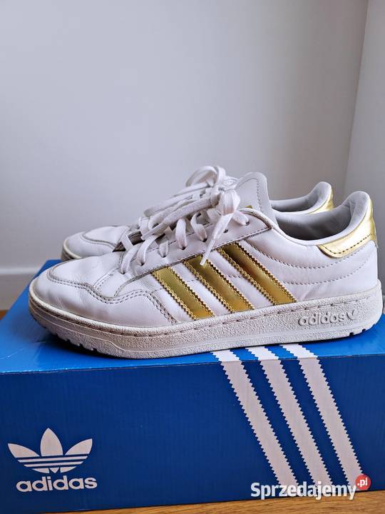 Białe sneakersy adidas team court w gold 39 13 Adidas Liszki