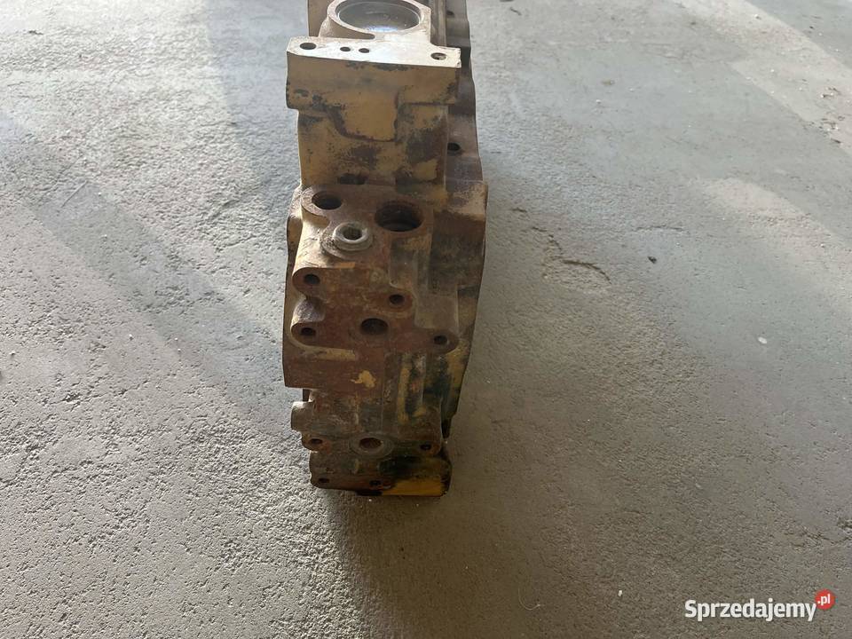 głowica silnika CAT 3054C Motoryzacja łódzkie Działoszyn sprzedam