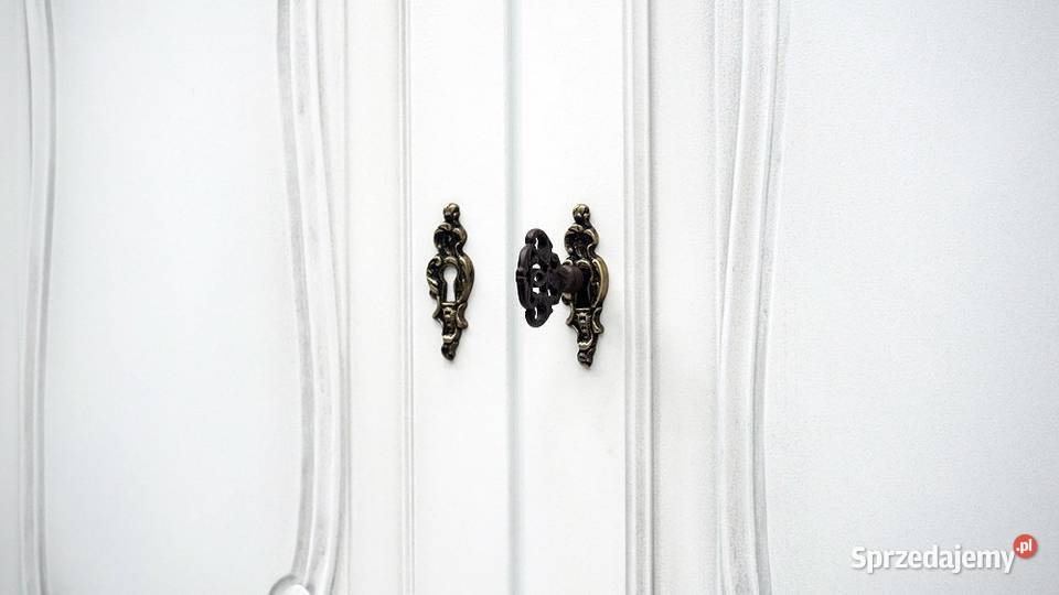 Antyczna biblioteka shabby chic renowacji