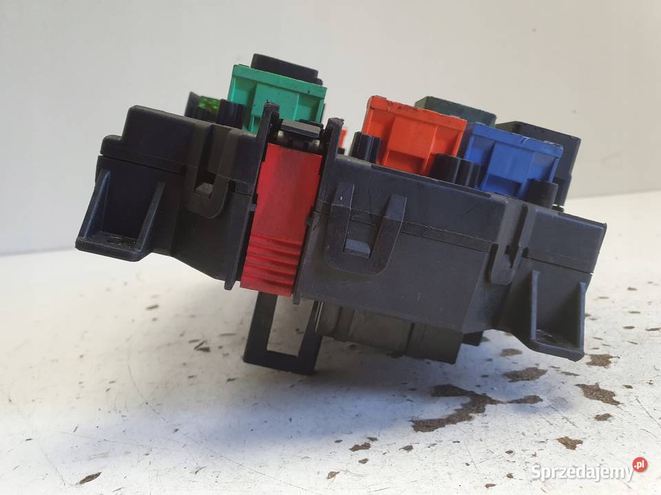 Mercedes C216 W216 CL63 SKRZYNKA BEZPIECZNIKÓW