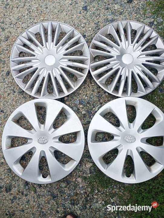 Dwa kołpaki 15 Toyota orginał używane plus dwa Wrocław