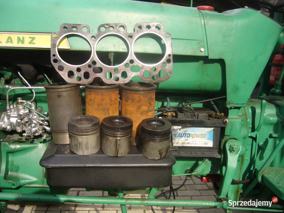 ciagnik john deere 310 lanz c330Mferguson zetor Majdan Królewski