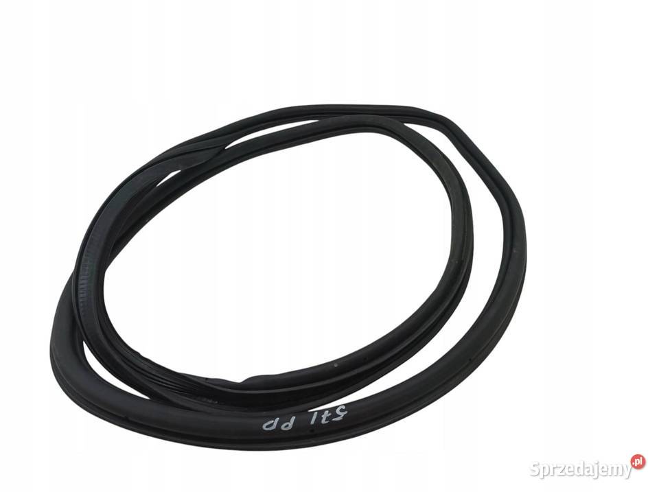 USZCZELKA DRZWI PRAWY PRZÓD KAROSERYJNA 5D Skoda sprzedam